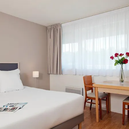 아파트호텔 Sejours & Affaires Lamartine 3*