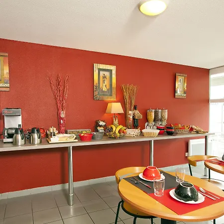 Sejours & Affaires Lamartine 3* 푸아티에