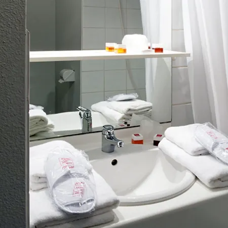 Sejours & Affaires Lamartine 3*