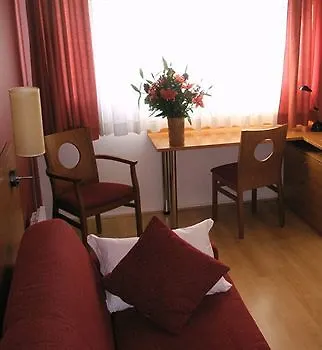 מלון דירות Sejours & Affaires Lamartine 3*