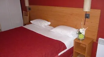 Sejours & Affaires Lamartine מלון דירות 3*